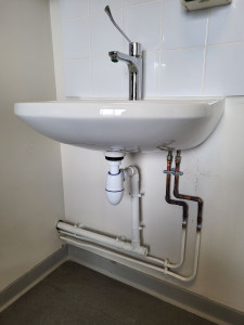 Photo de galerie - Remplacement d'un lavabo, Mitigeur avec modification arrivée d'eau.