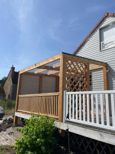 Photo de galerie - Réalisation d’une pergolas avec toit en poly carbonate 