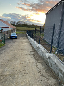 Photo de galerie - Pose de clôture en grillage rigide 