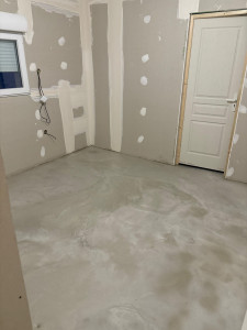 Photo de galerie - Ragréage chambre 