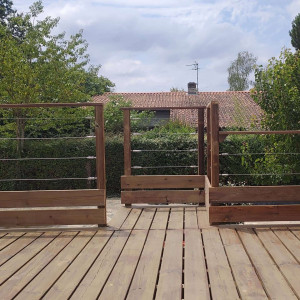 Photo de galerie - Garde corps bois - câble inox