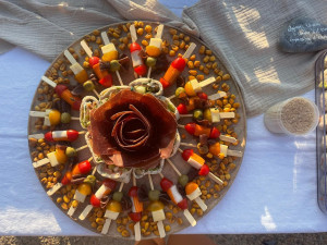 Photo de galerie - Réalisation d un aperitif dinatoire aux iles de Lerins avec séance bien-être 