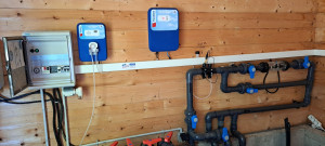 Photo de galerie - Installation régulation ph et système sel. mise au norme du tableau électrique, modification des tuyaux. suppression des fuites.