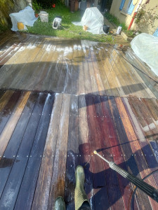 Photo de galerie - Nettoyage terrasse bois 