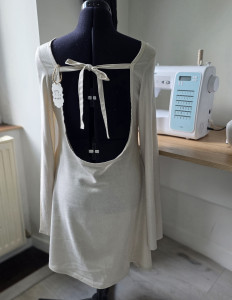 Photo de galerie - Robe dos nu 