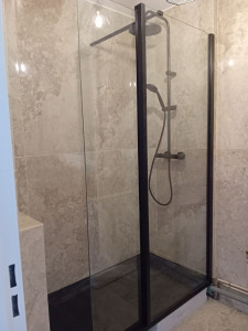 Photo de galerie - Pose paroi de douche 
