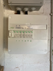 Photo de galerie - Pose d’un tableau électrique 