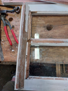 Photo de galerie - Réparation d'une fenêtre en bois