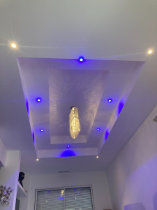 Photo de galerie - Création de 2 circuits d'éclairages dans faux plafond, à la demande une circuit LED bleu