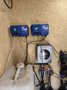 Photo de galerie - Pose et calibrage de diffuseur de PH et Chlore. Mise en place d'un variateur de vitesse de pompe ! 