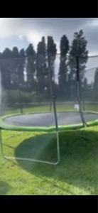 Photo de galerie - Montage d’un trampoline 