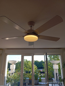 Photo de galerie - Pose d'un ventilateur au plafond par moulure électrique 