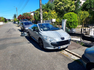 Photo de galerie - Préparation à la vente. lustrage des phares. nettoyage moteur. plafonnier. 