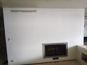 Photo de galerie - Mur salon cheminée blanc mat 