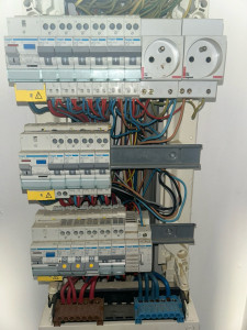 Photo de galerie - Dépannage tableau électrique 