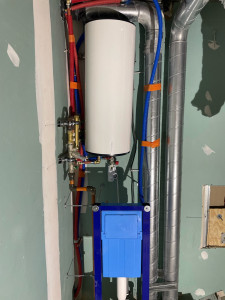 Photo de galerie - Pose de ballon d’eau chaude et de wc suspendu 