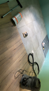 Photo de galerie - Pose d'un bac a douche ainsi que le revêtement de sol 