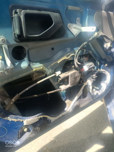 Photo de galerie - Remplacement lève vitre voiture