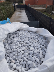 Photo de galerie - 1,5tonne de cailloux blanc 