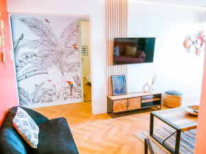 Photo de galerie - Bonjour sur cette photo vous verrez la mise en peinture des murs plafond et pose de tapisserie à raccord 