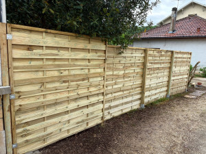 Photo de galerie - Pose de palissade pour un jardin 