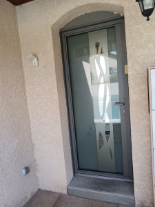 Photo de galerie - Pose d'une porte d'entrée