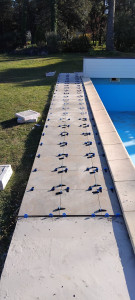 Photo de galerie - Dépose et repose de 100mcarre de carrelage autour d une piscine 