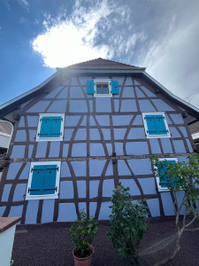 Photo de galerie - Renovation d'une maison alsacienne (traitement du bois, peinture, ravalement des façades et crépis)