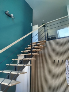 Photo de galerie - Remise en peinture d une cage d'escalier.