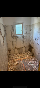 Photo de galerie - Dépose de baignoire, dépose du carrelage des murs