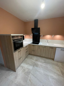 Photo de galerie - Exemple d’une pose de cuisine sur mesure
