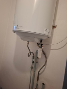 Photo de galerie - Installation, un ballon d'eau chaude 