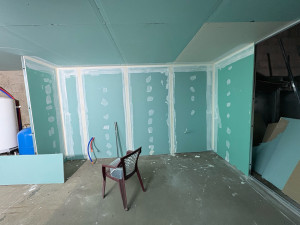 Photo de galerie - Pose de BA13 hydrofuge dans une futur cuisine . 