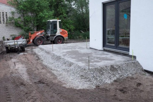 Photo de galerie - Terrasse en tout venant, bien compacté pour accueillir des dalles d’extérieur 