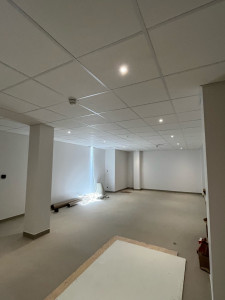 Photo de galerie - Faux plafond démontable, spot led, peinture 