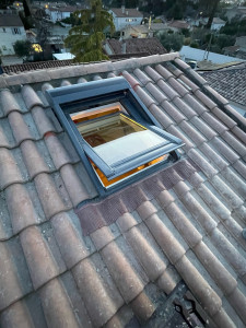 Photo de galerie - Pose velux et volets électriques 