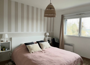 Photo de galerie - Tapisserie de ma chambre, avec soubassement. 