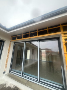 Photo de galerie - Installation coulissant, vantaux, plus mise en place du bardage extérieur