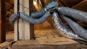 Photo de galerie - Pose de VMC simple flux branchement connexion et mise en marche