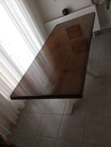 Photo de galerie - Montage table en bois massif 