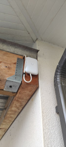 Photo de galerie - Passage câble RJ45 pour alimenter borne WiFi exterieure