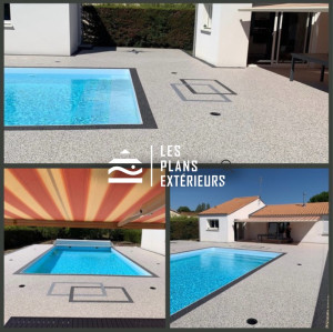 Photo de galerie - Réalisation d’une terrasse en moquette de pierre. Couleurs - beige et gris anthracite Bande contours piscine gris anthracite.