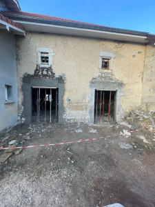 Photo de galerie - Création de baies dans un mur porteur en pierre 