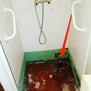 Photo de galerie - Réparation évacuation douche sans destruction 