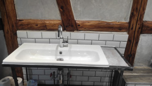 Photo de galerie - Fabrication support de vasque et mise en place .