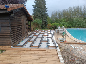 Photo de galerie - Terrasse bois sur plots.