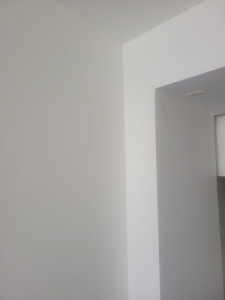 Photo de galerie - Murs et plafonds
 Préparation des supports (enduit, rebouchage, ponçage)
Finition propre 

