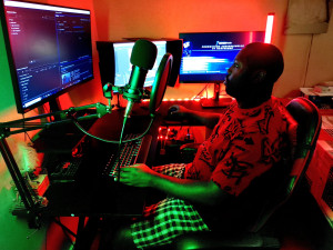 Photo de galerie - Setup de post-productions.
Tout se passe ici.