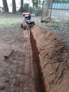Photo de galerie - Tranchée pour passage d un tuyau d eau