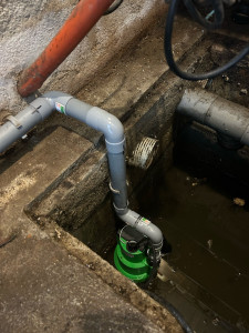 Photo de galerie - Remplacement d’une pompe de relevage.